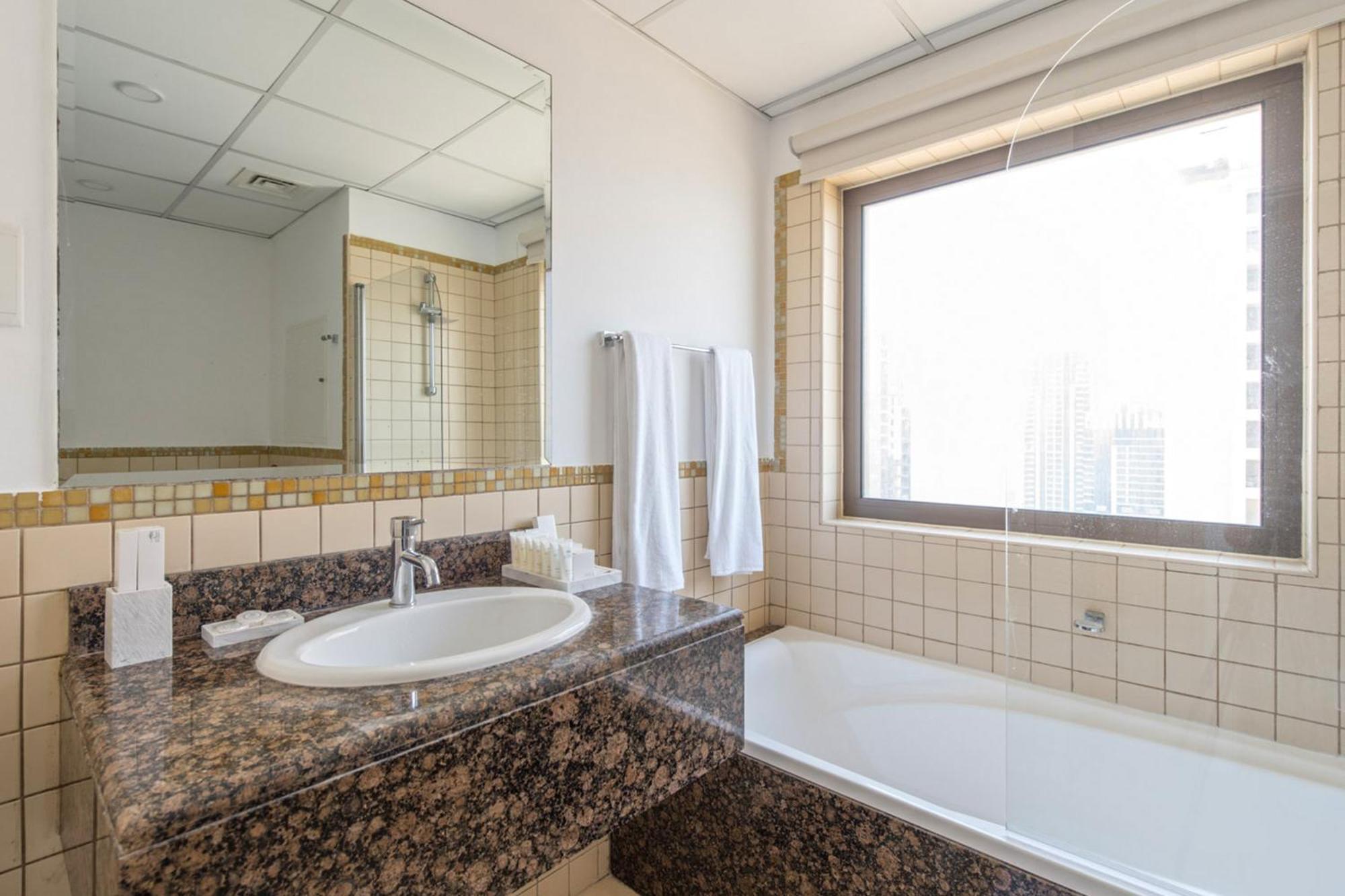 Stunning Marina & Sea View 4 Bedroom Apartment, Murjan 6 Jumeriah Beach Dubái Exterior foto